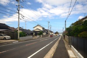 稲佐の浜へ続く道