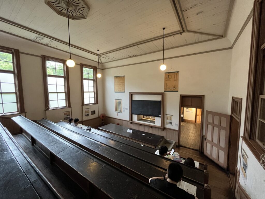 第四高等学校物理化学教室