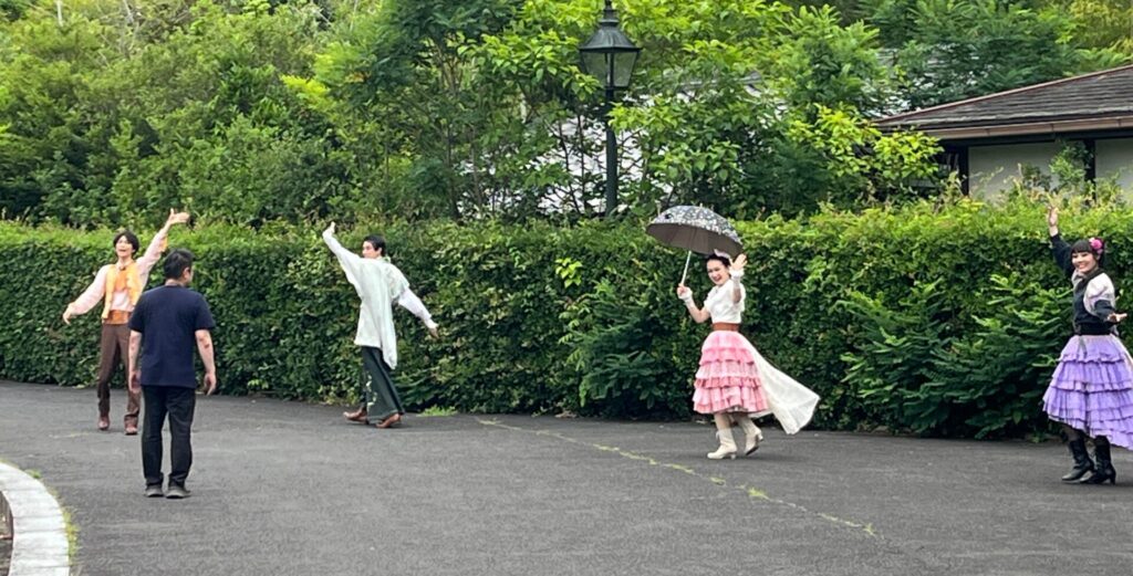 閉村時間までいたので、明治村偉人隊?の人たちと手を振ってお別れ