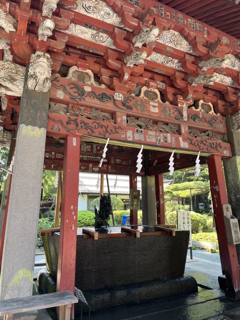 北口本宮冨士浅間神社
手水舎