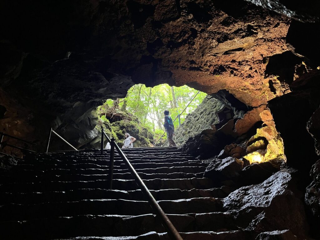 富岳風穴