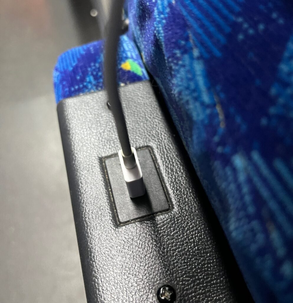 USBポートが各座席に1つずつ