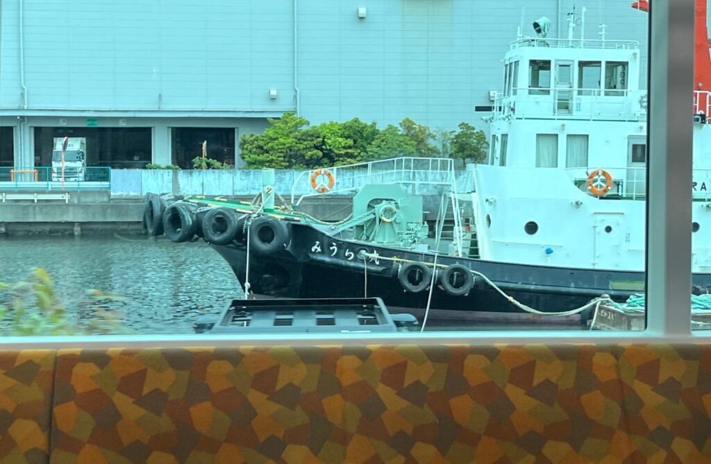 鶴見線車窓