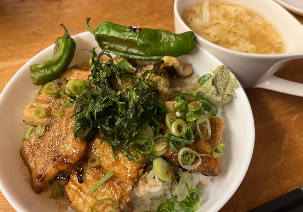 うな丼とししとう