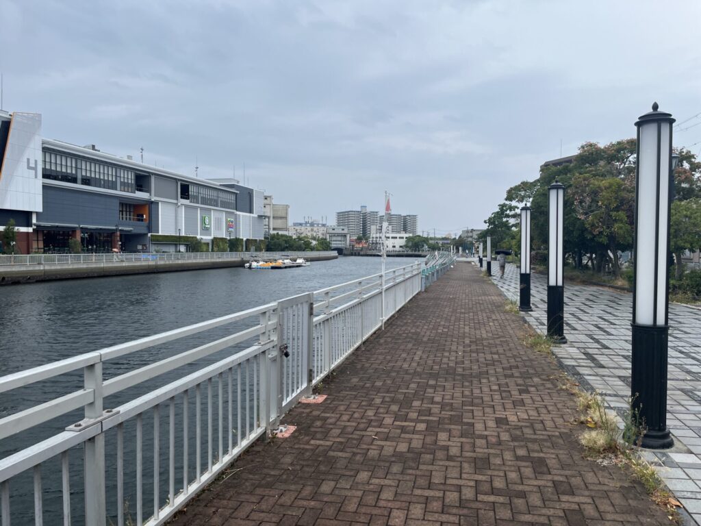 新川運河キャナルプロムナード