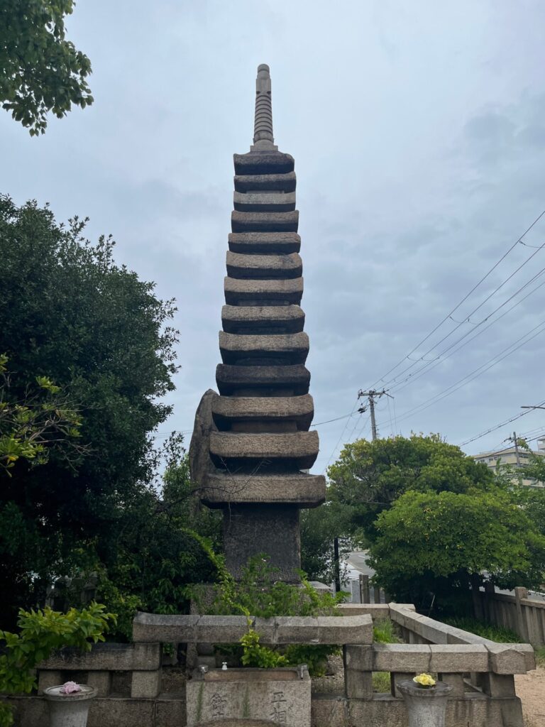 清盛塚石造十三重塔