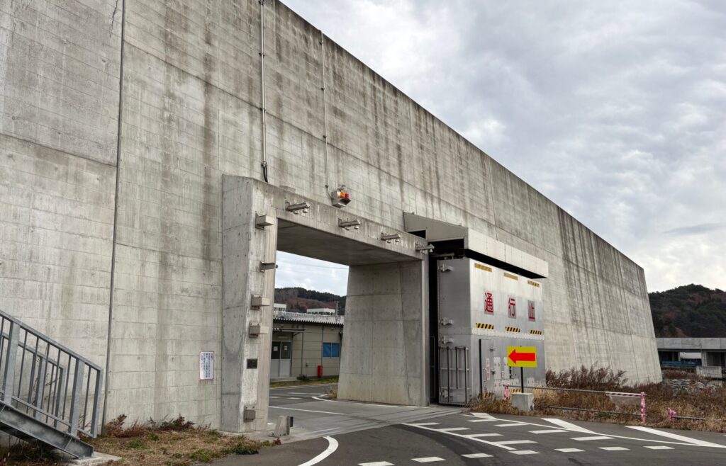 田老漁港　３号陸閘