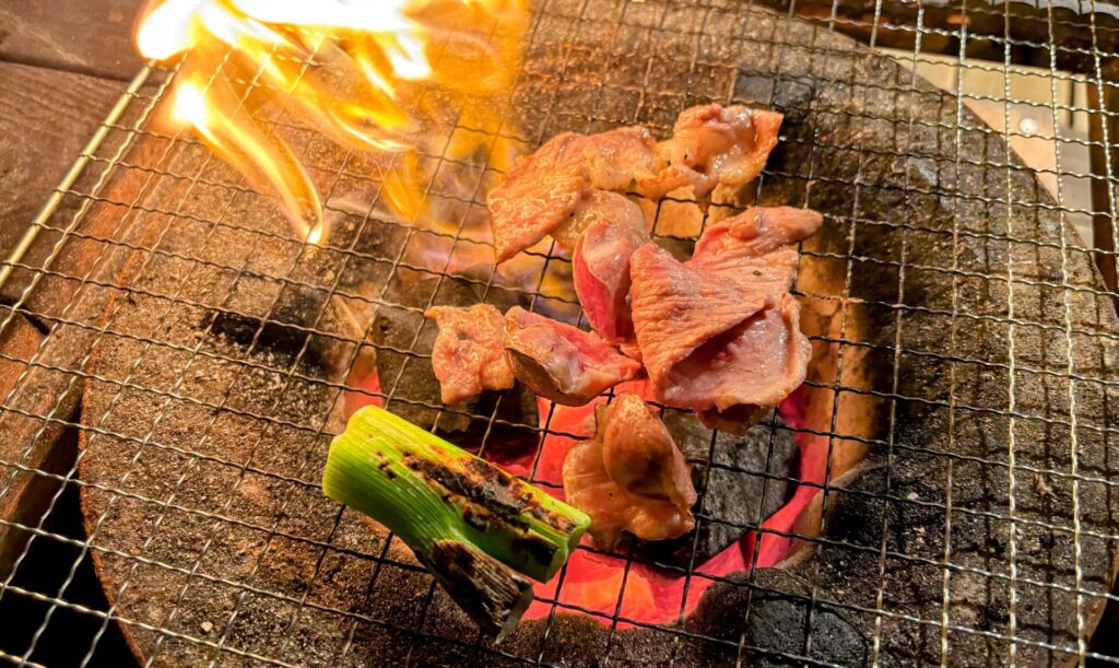 豚で火に勢いがつく！