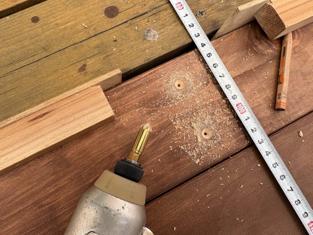 ウッドデッキ
下穴をさらに、軽く面取り